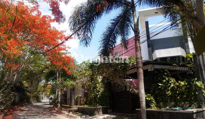 A BEAUTIFUL AND COMFORTABLE VILLA HOUSE IN BADUNG NUSA DUA 1