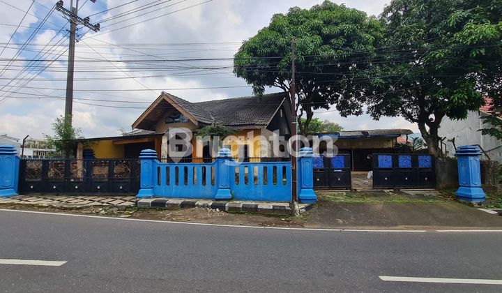RUMAH STRATEGIS & ASRI PINGGIR JALAN BESAR, DEKAT UNGARAN SQUARE 1