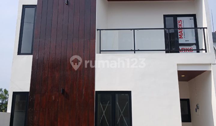 Rumah 2 Lantai Modern Baru di Kedungmundu Semarang Timur 2