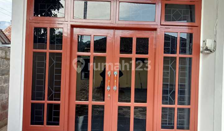 Rumah Strategis 2 Menit ke Tol, Lt 350M², 5 Kt 1