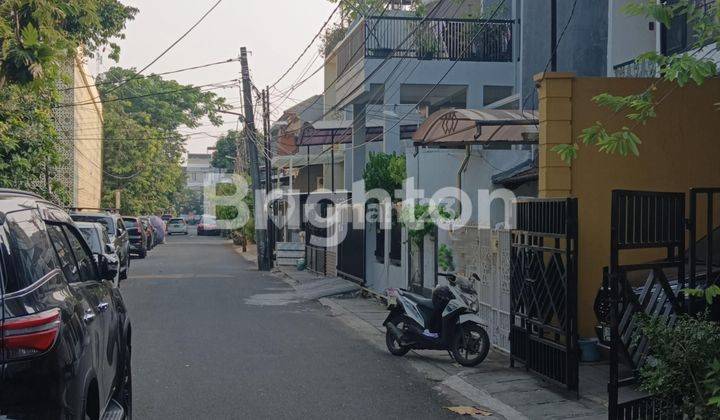 Rumah di Kelapa Gading, Modern, Cozy, (R 1170 J) 2