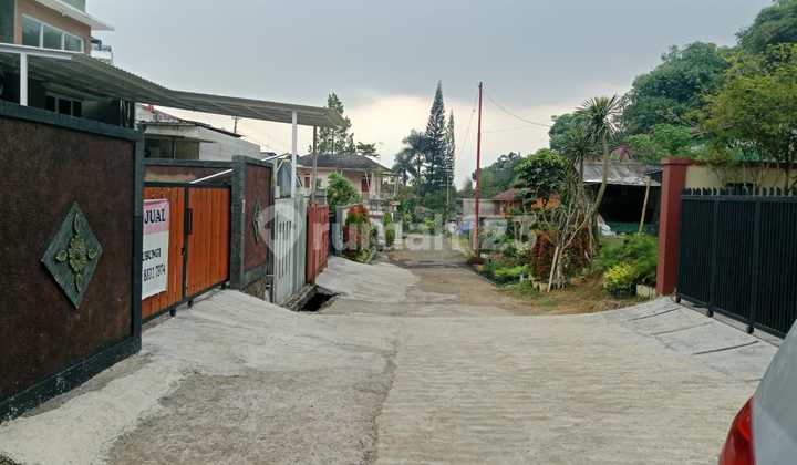Tanah Cisarua Luas 200m2 Sebelah Villa Ck 100,view Depan Belakang Perbukitan. Bogor