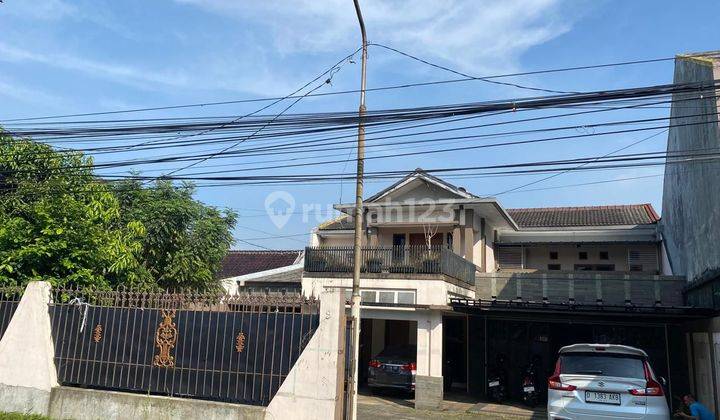 Rumah 3 Lantai Shm Bagus View Kota Bandung Terdapat Private Pool Luas 718 M², 4 + 1 Kamar Tidur Cocok Di Jadikan Hunian Sekaligus Tempat Usaha Di Bojongkoneng Bandung