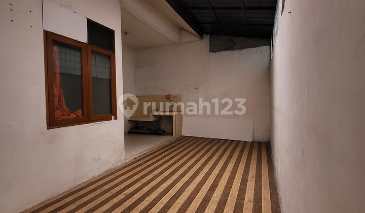 Disewakan Rumah Bagus 1 Lantai Luas 133 M2, 2 Kamar Tidur Siap Huni, Cocok Dijadikan Hunian/ Kantor. Depan Taman, Keamanan 24 Jam, Antapani Bandung 2
