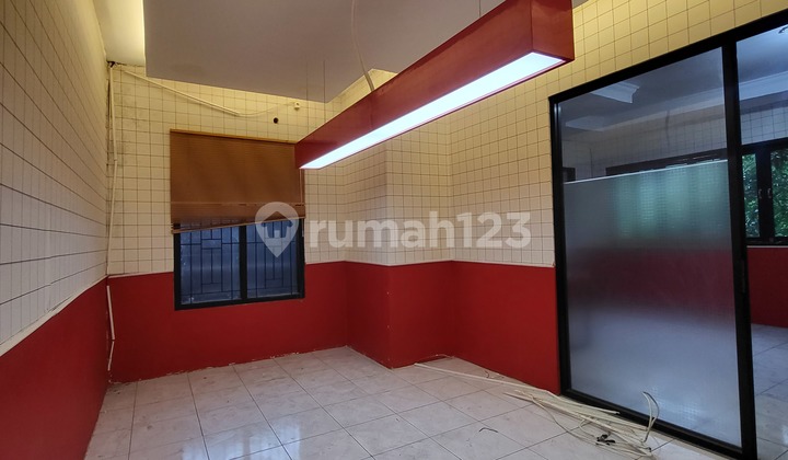 Disewakan Ruko 2 Lantai Shm Luas 230 M² Bagus Siap Pakai Area Komersil Cocok Untuk Dijadikan Cafe Atau Resto Terdapat Private Room Atau Meeting Room, Antapani Bandung