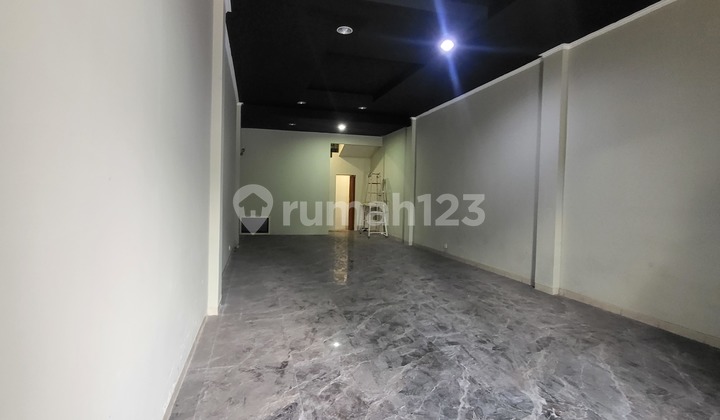 Disewakan Ruko 3 Lantai Luas 240 M² Cocok Dijadikan Kantor/ Bank/ Resto/ Tempat Usaha Lainnya. Di Mainroad A. Yani Cicaheum Bandung Timur 2