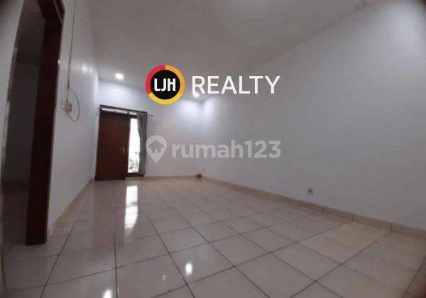 Rumah 1 Lantai Luas 140m2, 3 Kamar Tidur Siap Huni Dalam Cluster, Keamanan 24 Jam One Gate Security System, Fasilitas Lapangan Basket Dan Masjid, di Antapani Bandung 2