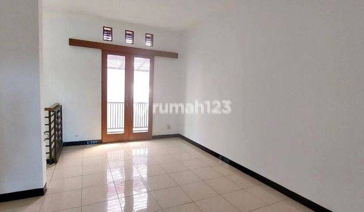 Rumah Bagus 2 Lantai, 3 Kamar Tidur One Gate Security System Dekat Pusat Perbelanjaan, Pusat Kuliner, Sekolah Dan Rumah Sakit. Antapani Bandung 2