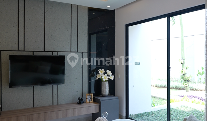 Elegant Luxury House for Sale in the New Cluster of Cibubur Tourism City with 5 Bedrooms