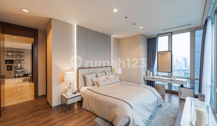 Live in a luxurious and spacious 3+1 bedroom apartment in South Jakarta, ready to occupy. Live in a luxurious and spacious 3+1 bedroom apartment in South Jakarta, ready to occupy.