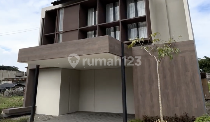 Rumah Baru 2 Lantai 4Kt Luas Elit di Bandung Dekat Kawasan Bisnis dan Stasiun Rumah Baru 2 Lantai 4Kt Luas Elit di Bandung Dekat Kawasan Bisnis dan Stasiun