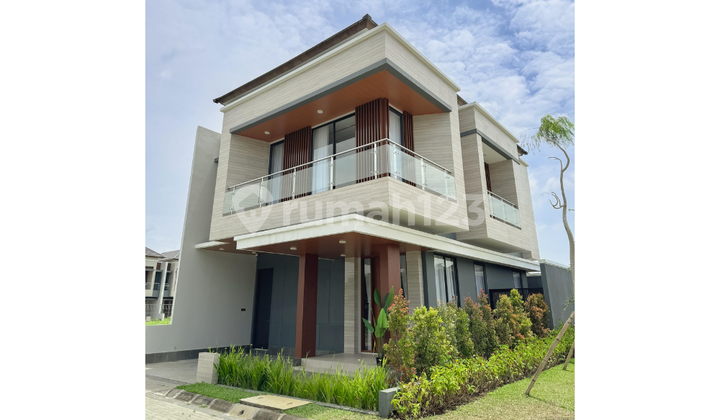 Sell Premium Elite 2-Story Spacious House HOOK Near Toll Road in Bandung 1
