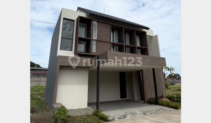 Rumah Baru 2 Lantai Mewah 4Kt di Pusat Bandung Dekat Mall, Toll, dan Stasiun Rumah Baru 2 Lantai Mewah 4Kt di Pusat Bandung Dekat Mall, Toll, dan Stasiun