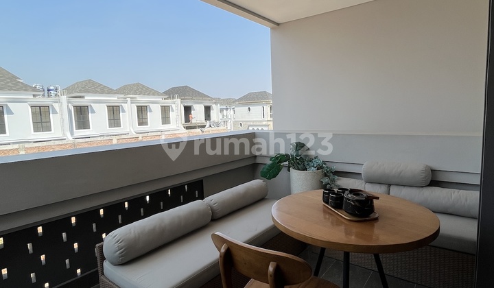 Miliki Hunian Impian 3 Lantai dan 5 Kamar New Condition di Jakarta