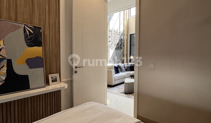 Jual Rumah Mewah Bagus Luas 3 Lantai di Jakarta Fasilitas Komplit Area Strategis 2