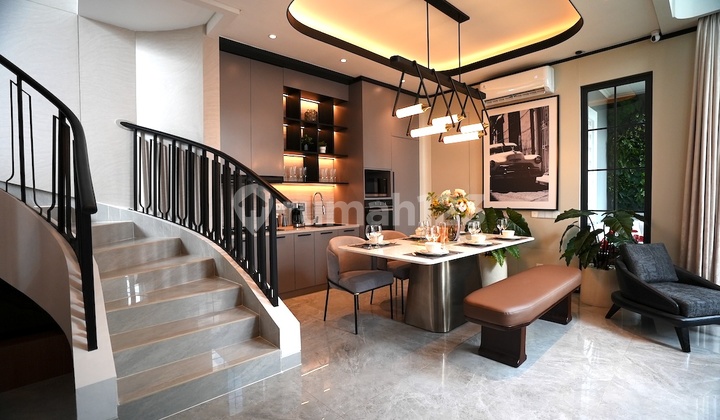Rumah Mewah 3 Lantai di Perumahan Baru dengan Fasilitas Clubhouse Elite Rumah Mewah 3 Lantai di Perumahan Baru dengan Fasilitas Clubhouse Elite