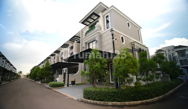 Hunian Premium Luas Harga Terjangkau Dijual Kondisi Baru dengan 3 Lantai 2