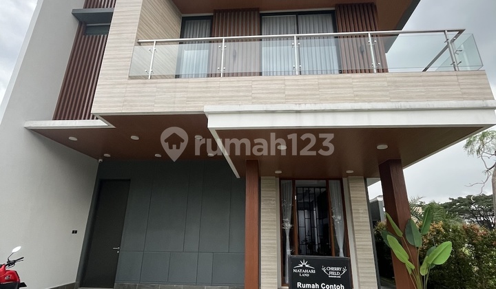 Sell Premium Elite 2-Story Spacious House HOOK Near Toll Road in Bandung 2