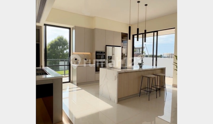 Luxurious 2-Story Comfortable Residence in Batam City Near Batam Centre Ferry