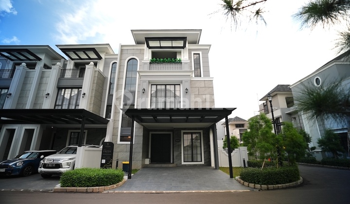 Jarang Ada! Rumah Mewah 3 Lantai New Condition Ada Premium Clubhouse Jarang Ada! Rumah Mewah 3 Lantai New Condition Ada Premium Clubhouse