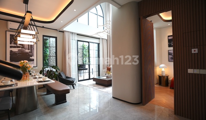 Jarang Ada! Rumah Mewah 3 Lantai New Condition Ada Premium Clubhouse Jarang Ada! Rumah Mewah 3 Lantai New Condition Ada Premium Clubhouse