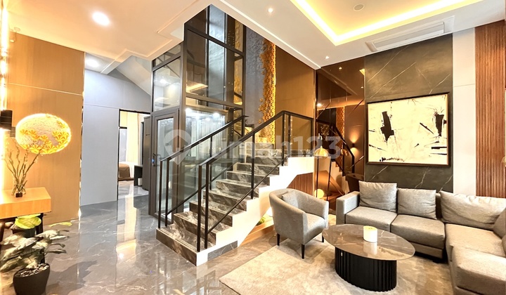 Rumah Dijual 3 Lantai Mewah Premium Elit Luas Lokasi Strategis Dekat Mall