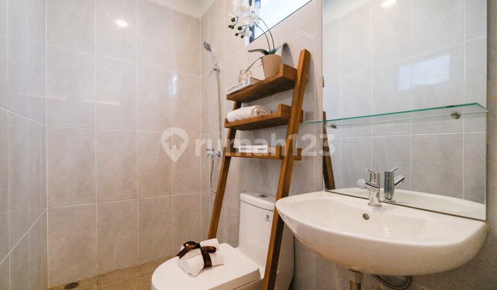 For Sale: Nice Modern Minimalist House in Podomoro Park with 2 Bedrooms 2