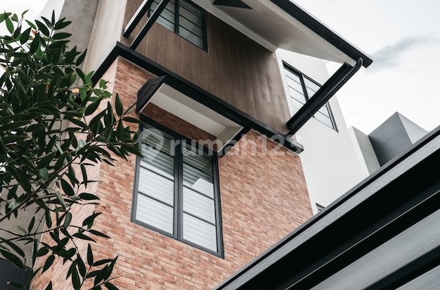 For Sale Rumah 3 Lantai Kondisi Baru di Cijantung, Fasilitas Komplit Ada Rooftop 2