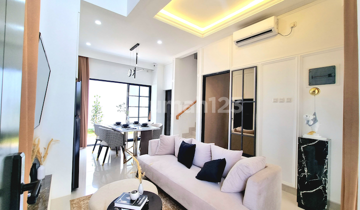 Rumah Strategis 2 Lantai di Jaktim Kondisi Baru Ada Balkon