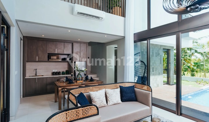 Luxury Villa with Spectacular View in Kedungu!