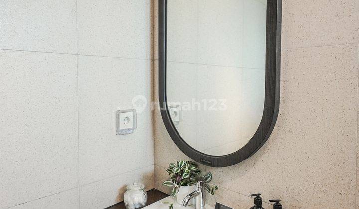 Dijual Rumah Kondisi Baru dan Luas di BSD Hanya 5 Menit dari Exit Tol Serbaraja 14