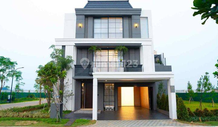 Luxurious House 5BR in BSD with Smart Home System and Strategic Location