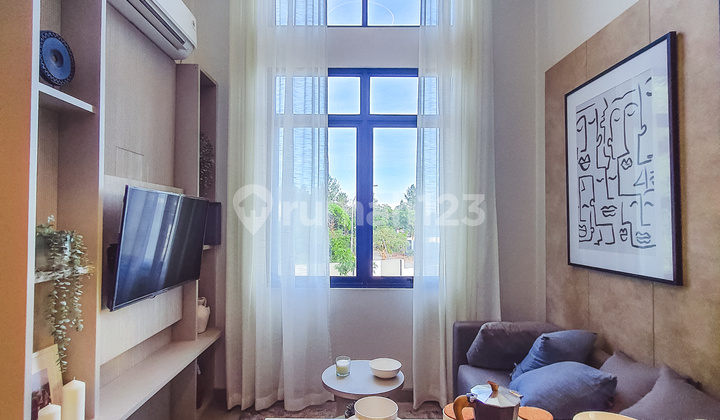 Sell 3-Floor New Condition SOHO in BSD, Suitable for Work and Residence, Close to Toll Road and Station. 3