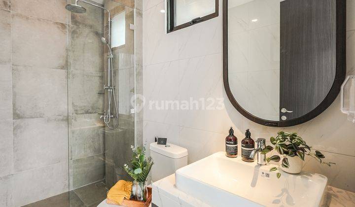 Dijual Rumah Kondisi Baru dan Luas di BSD Hanya 5 Menit dari Exit Tol Serbaraja 7