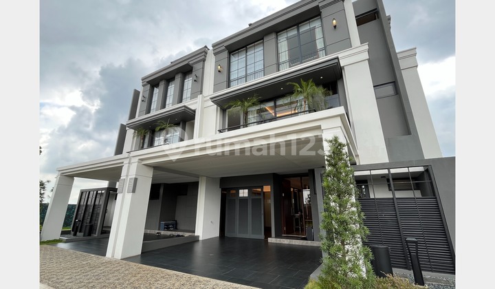 New Luxury and Spacious 3-Story House for Sale with Elevator in the Latest Cluster of BSD City, 5 Bedrooms.