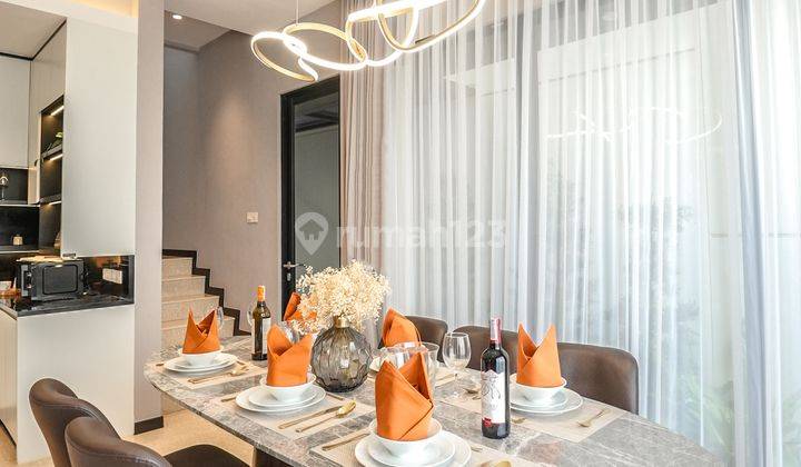 Dijual Rumah Kondisi Baru dan Luas di BSD Hanya 5 Menit dari Exit Tol Serbaraja 3