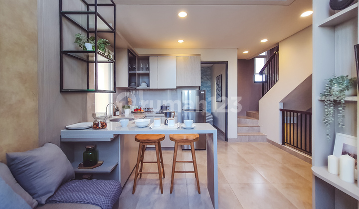 Sell 3-Floor New Condition SOHO in BSD, Suitable for Work and Residence, Close to Toll Road and Station. 5