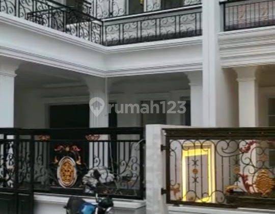 Rumah mewah di area Jakarta Barat 2