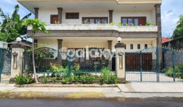 Rumah Besar Nyaman dan Strategis , Renon (Shm)