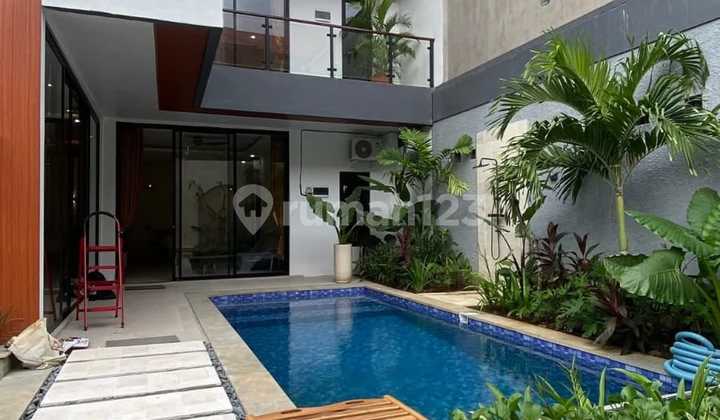 Strategis & Premium Villa Modern Tepi Pantai di Sanur, Bali