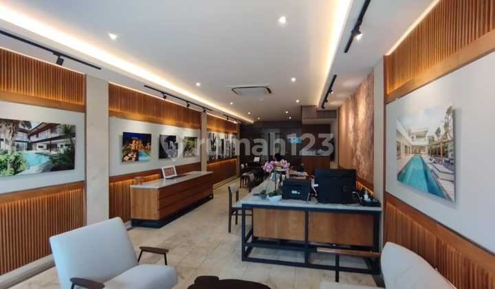 2-storey shophouse, strategic, Kerobokan - Seminyak highway, Badung SHM