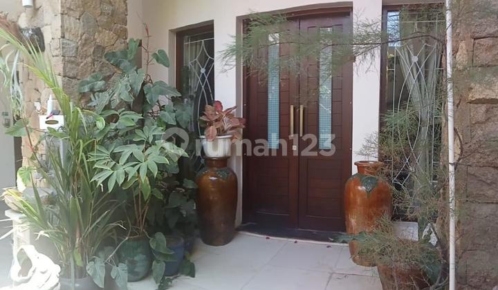 Luxury 2-Story House In Tukad Badung, Renon