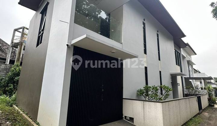 Jarang Ada Rumah Baru Bangun Harga Bombastis Di Istana Regency 1