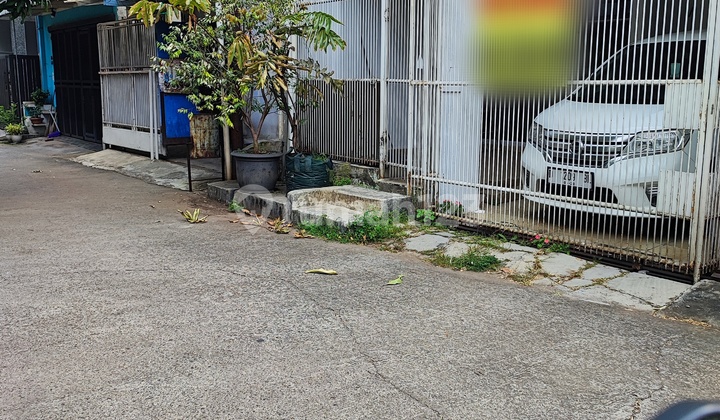 JUAL RUMAH TAMAN HOLIS INDAH BLOK B JUAL RUMAH TAMAN HOLIS INDAH BLOK B