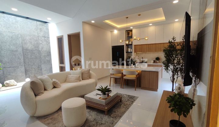 For Sale
House of Hikaru Hikaru
Kota Baru Parahyangan 2