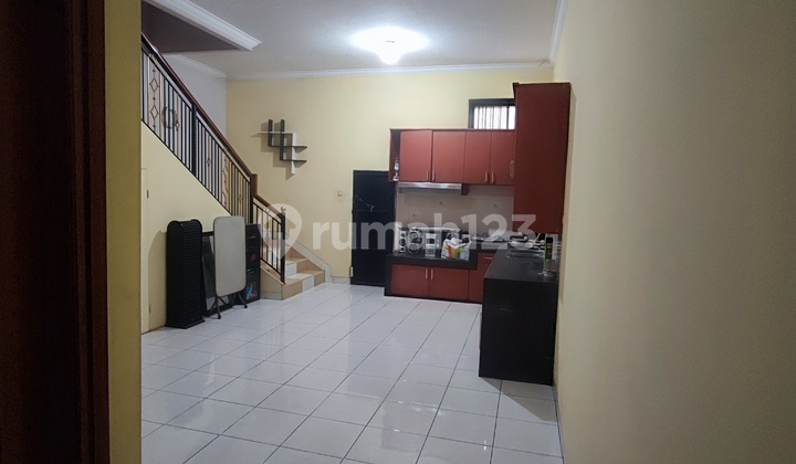 3.5-STORY SHOPHOUSE ON MAIN ROAD TKI 2 2