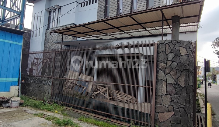 RUMAH HOEK TERAWAT BANGUNAN KOKOH READY HUNI TKI 1 RUMAH HOEK TERAWAT BANGUNAN KOKOH READY HUNI TKI 1