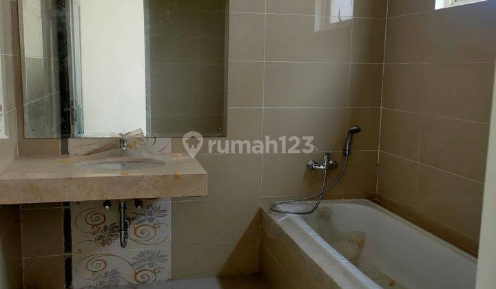 Rumah 2 Lantai Bagus di Rolling Hills Lippo Karawaci, Tangerang 2