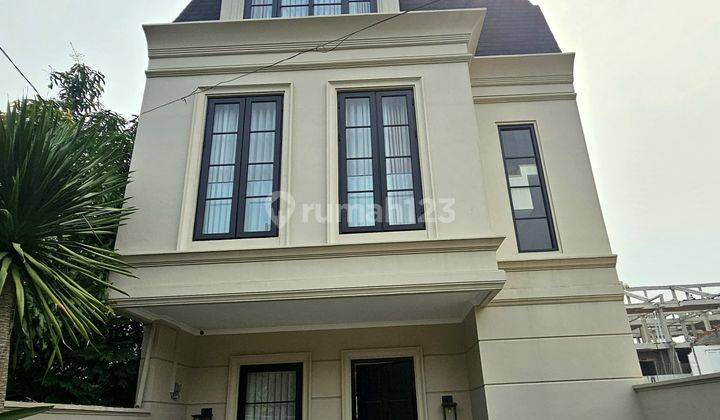 TOWNHOUSE 3 LANTAI LOKASI STRATEGIS DI VETERAN JAKARTA SELATAN  2