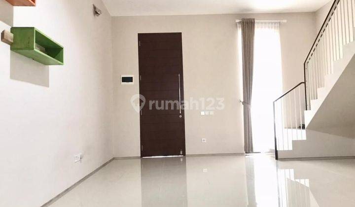 Rumah 2 Lantai Shm Bagus Lingkungan Elite Di Citra Sun  2